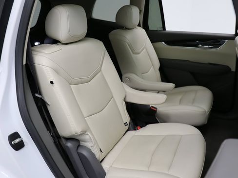 Used 2022 Cadillac XT6 Premium Luxury image 21