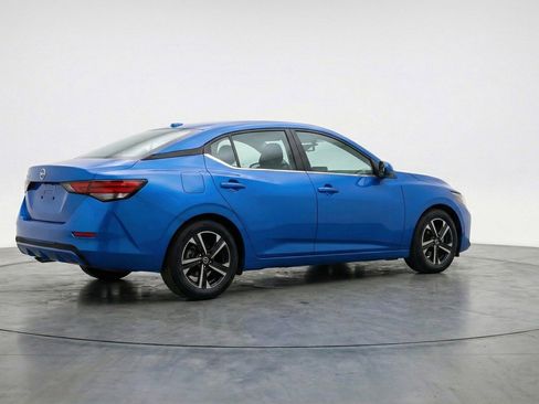 Used 2025 Nissan Sentra SV image 9