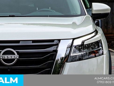 Used 2022 Nissan Pathfinder SL FWD image 15