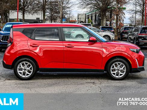 Used 2025 Kia Soul LX w/ LX Technology Package FWD image 10
