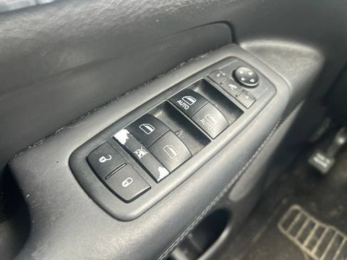 Used 2018 Jeep Grand Cherokee Overland AWD/4WD image 21