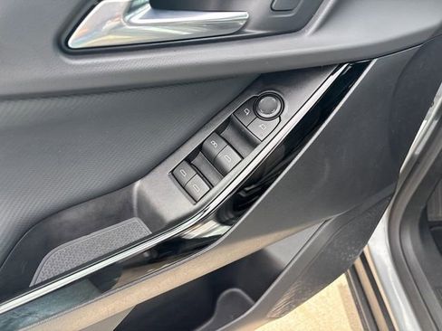 Used 2025 Chevrolet Equinox LT AWD/4WD image 11