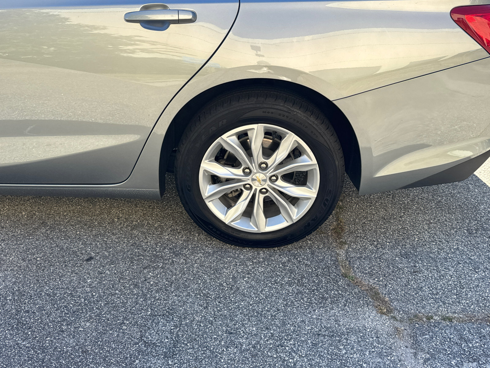 Used 2025 Chevrolet Malibu LT FWD image 19
