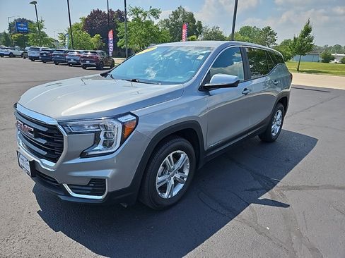 Used 2024 GMC Terrain SLE image 7