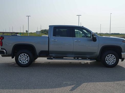 Used 2024 Chevrolet Silverado 3500 LTZ AWD/4WD image 5
