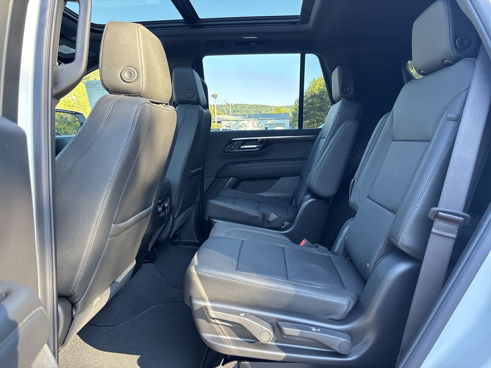 New 2027 Chevrolet Tahoe Z71 w/ Comfort Package AWD/4WD image 25
