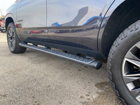 Used 2022 Chevrolet Tahoe Z71 w/ Luxury Package image 8