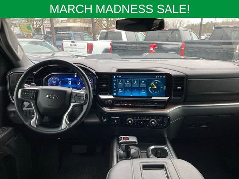 Used 2022 Chevrolet Silverado 1500 LT Trail Boss w/ LT Trail Boss Premium Package image 11