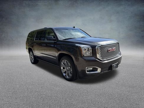 Used 2015 GMC Yukon XL Denali w/ Touring Package image 8