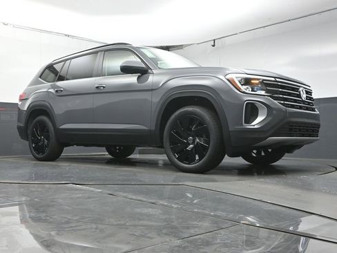 New 2026 Volkswagen Atlas SE FWD image 40