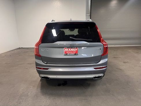 Used 2017 Volvo XC90 T6 Momentum w/ Vision Package image 4