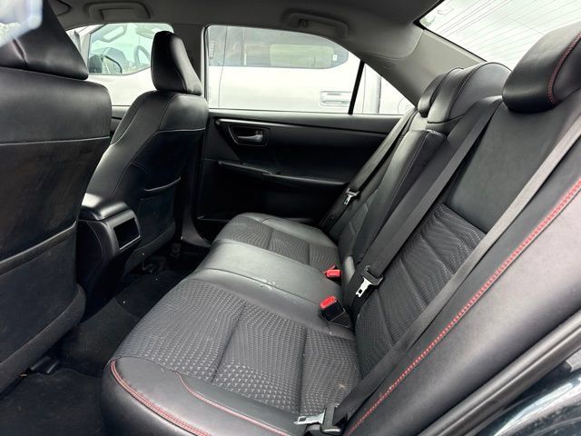 Used 2015 Toyota Camry SE FWD image 9