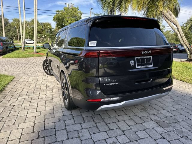Used 2023 Kia Carnival EX w/ Paint Protection Package FWD image 12