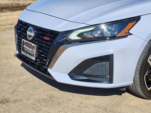 Used 2025 Nissan Altima 2.5 SR image 10