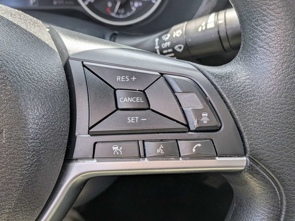 Used 2025 Nissan Sentra SV FWD image 23