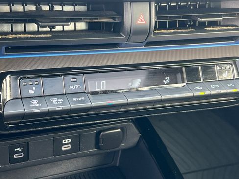 Certified 2024 Toyota Prius Limited image 16