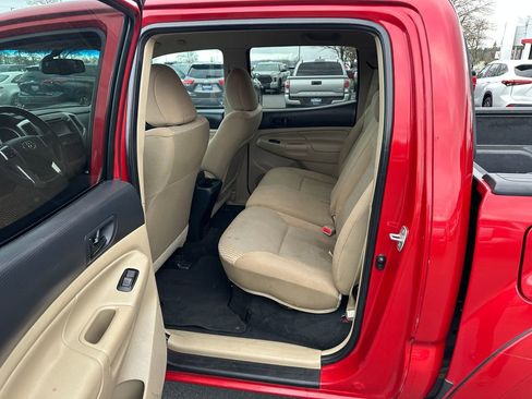 Used 2013 Toyota Tacoma PreRunner w/ SR5 Pkg image 14