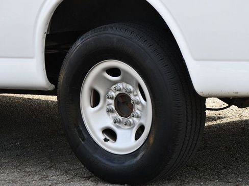 Used 2022 Chevrolet Express 3500 LS image 14