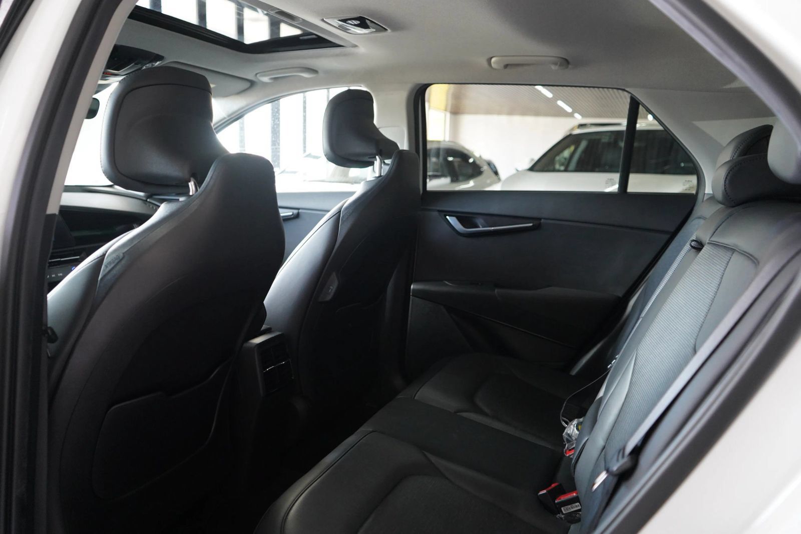 Used 2023 Kia Niro FWD image 12