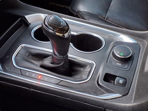 Used 2020 Chevrolet Traverse LT image 12