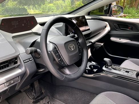 Used 2024 Toyota Prius LE FWD image 14