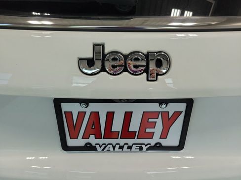 Used 2022 Jeep Compass Latitude AWD/4WD image 13