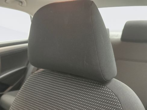 Used 2017 Volkswagen Passat 1.8T S image 8