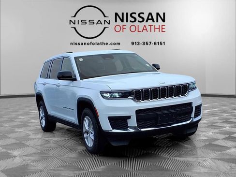 Used 2023 Jeep Grand Cherokee L Laredo image 30