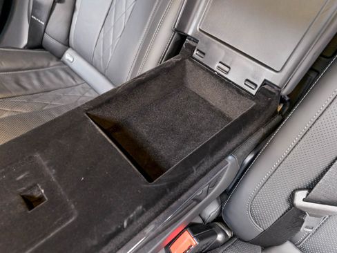 Used 2019 Mercedes-Benz S 560 4MATIC Sedan w/ Premium Package image 32