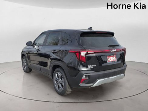 New 2026 Kia Seltos LX FWD image 6