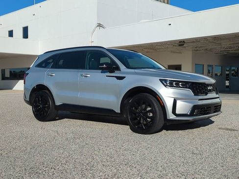 Used 2022 Kia Sorento SX image 3