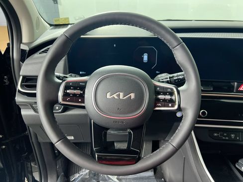 New 2027 Kia Carnival SX w/ Dark Edition Package FWD image 16