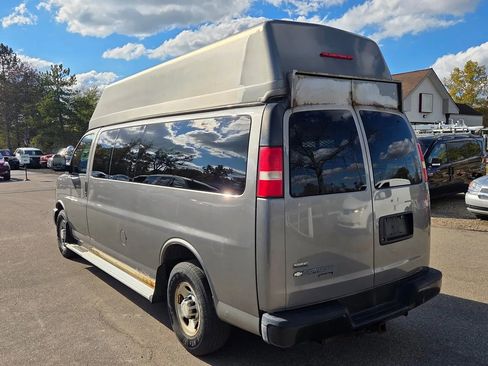 Used 2011 Chevrolet Express 3500 LS image 5