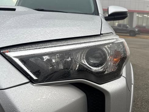 Used 2021 Toyota 4Runner TRD Off-Road image 8