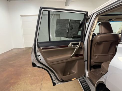 Used 2017 Lexus GX 460 Luxury AWD/4WD image 46