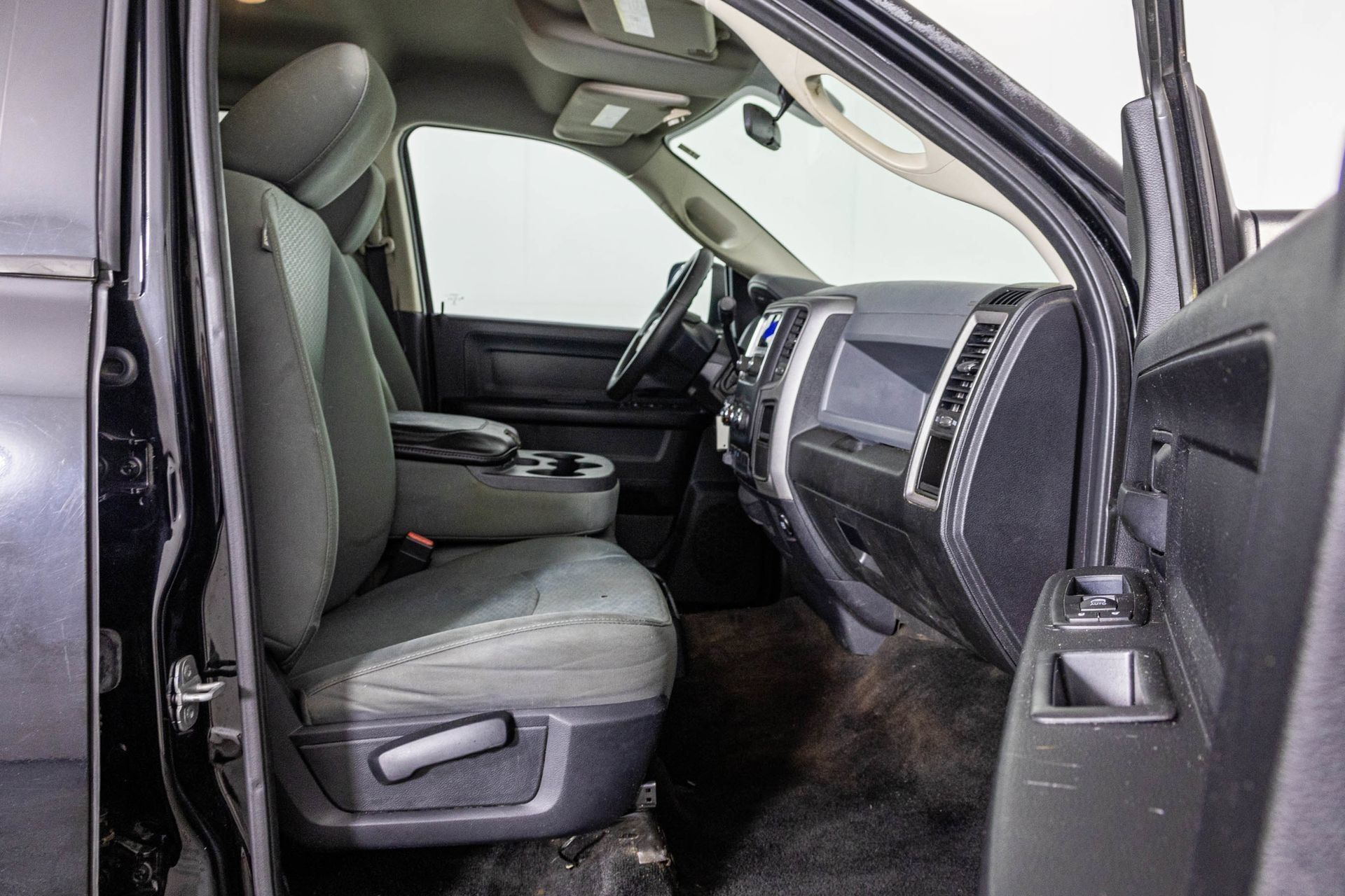 Used 2014 RAM 2500 Tradesman w/ Chrome Appearance Group AWD/4WD image 39
