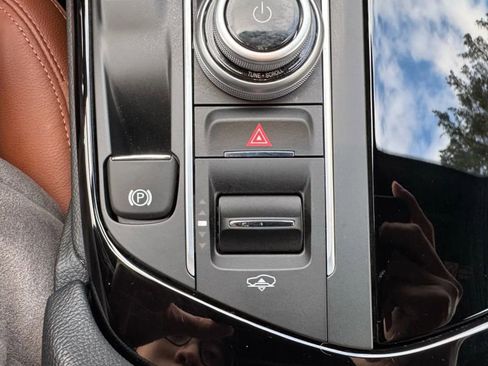 Used 2021 Maserati Levante S image 16