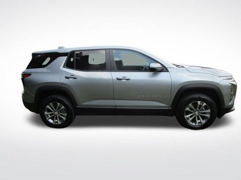 Used 2025 Chevrolet Equinox LT FWD image 8