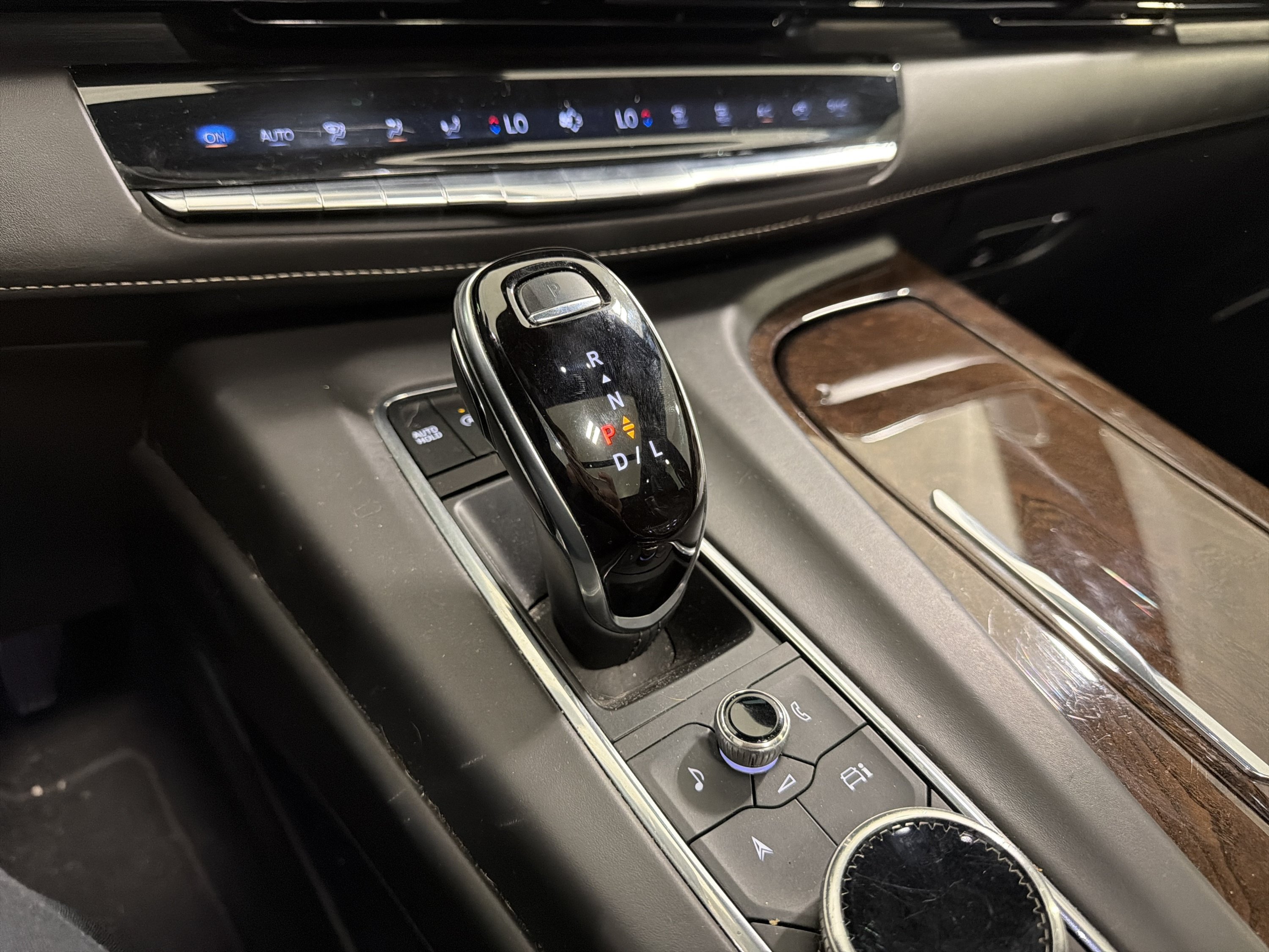 Used 2021 Cadillac Escalade ESV Sport Platinum w/ Heavy-Duty Trailer Package AWD/4WD image 21