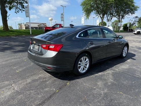 Used 2018 Chevrolet Malibu LT w/ Driver Confidence Package FWD image 5