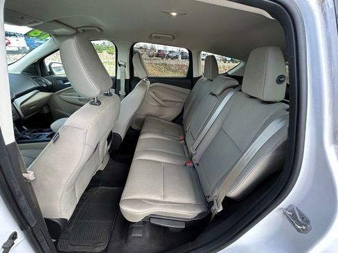 Used 2018 Ford Escape SE image 25