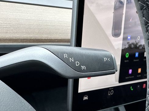 Used 2024 Tesla Model Y 2WD image 18