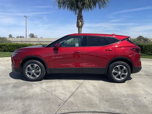 Used 2023 Chevrolet Blazer LT FWD image 5
