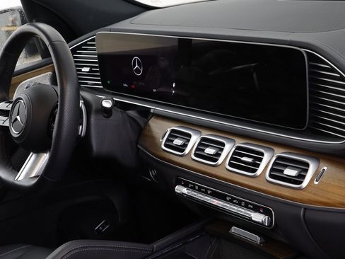 Used 2025 Mercedes-Benz GLS 450 4MATIC image 22