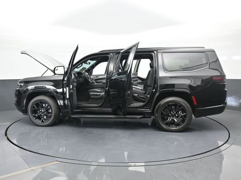 Used 2023 Jeep Wagoneer Series II image 76