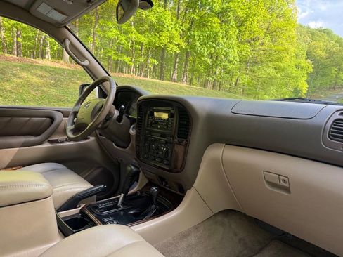 Used 2001 Toyota Land Cruiser AWD/4WD image 25