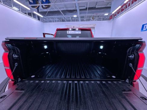 Used 2025 Toyota Tacoma TRD Off-Road AWD/4WD image 41