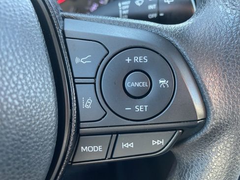 Used 2020 Toyota RAV4 LE image 14