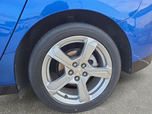 Used 2017 Chevrolet Volt LT w/ Comfort Package FWD image 30