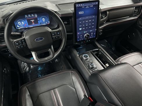 Used 2024 Ford Expedition Limited image 12